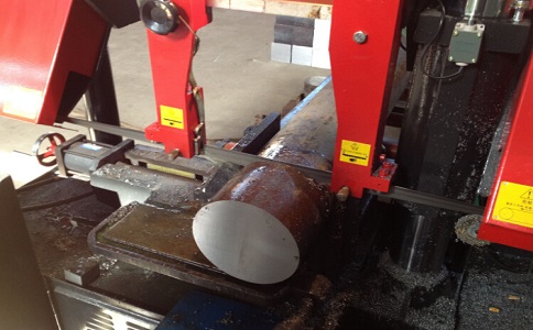 东凤镇卧式带锯床加工时出现明显振荡如何排查？