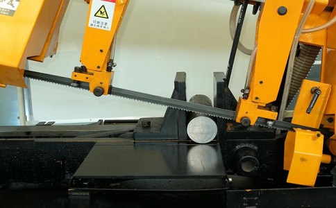 东凤镇数控带锯床自动送料精度会出现偏差吗？